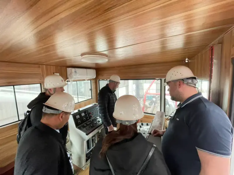 Visita de clientes da Rússia para verificação da draga de sucção do cortador JMD550