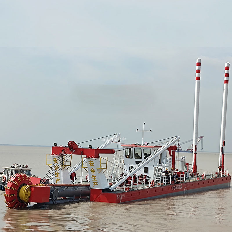 Draga de rio com cabeça de corte